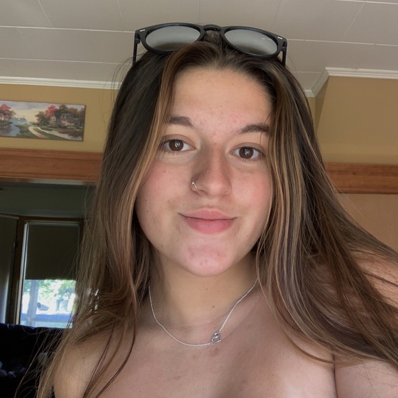 Meet your Posher, Kristina - Picture 1 of 1